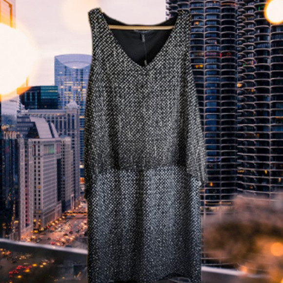 White House Black Market NWT Medium sleeveless lined black, stretch fall/winter. - Picture 1 of 1